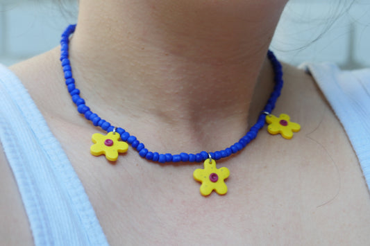 Collier en perles & argile polymère - bleu à fleur jaune | Accessoires