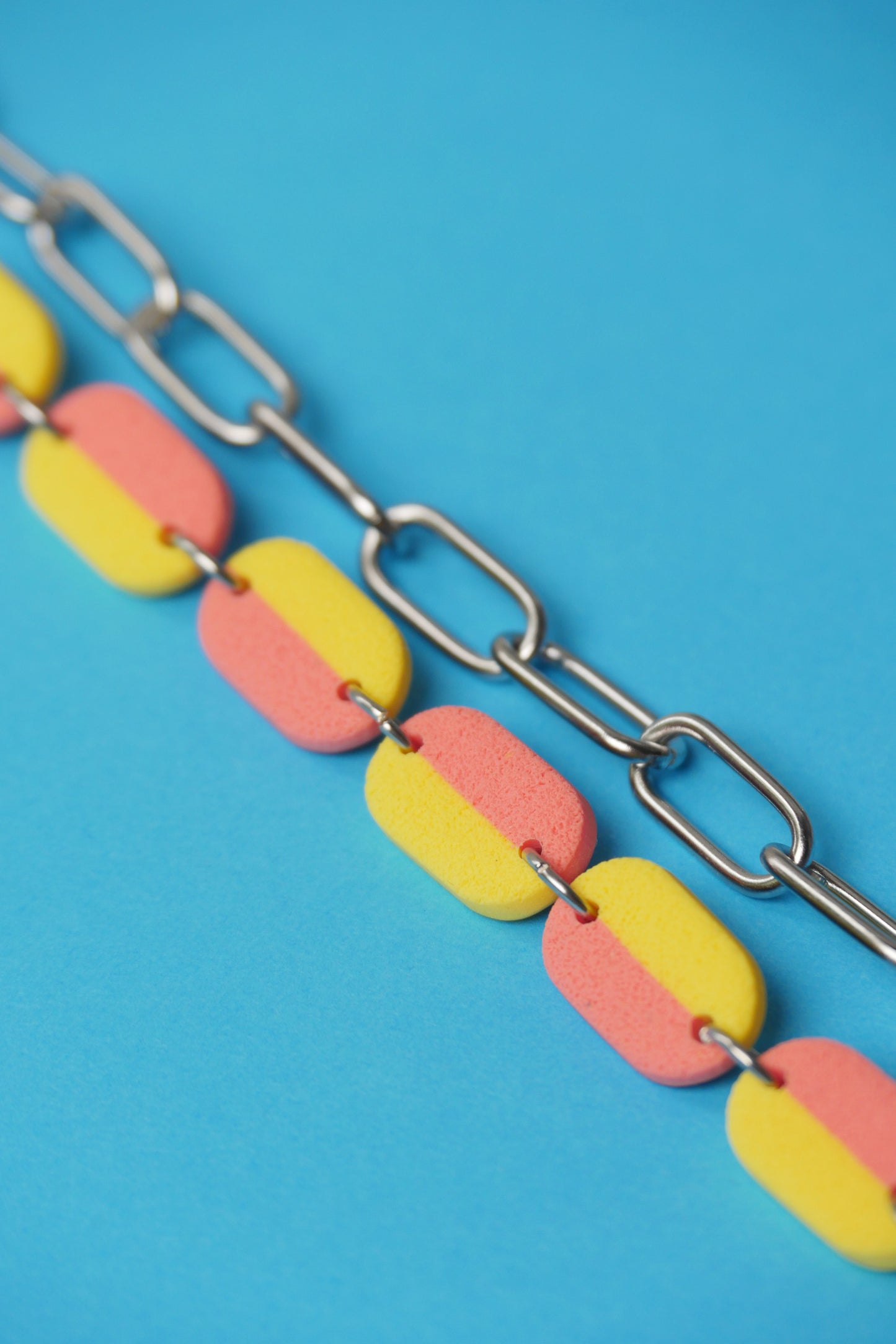 Chaîne de lunette Garance - bicolore corail & jaune | Accessoires