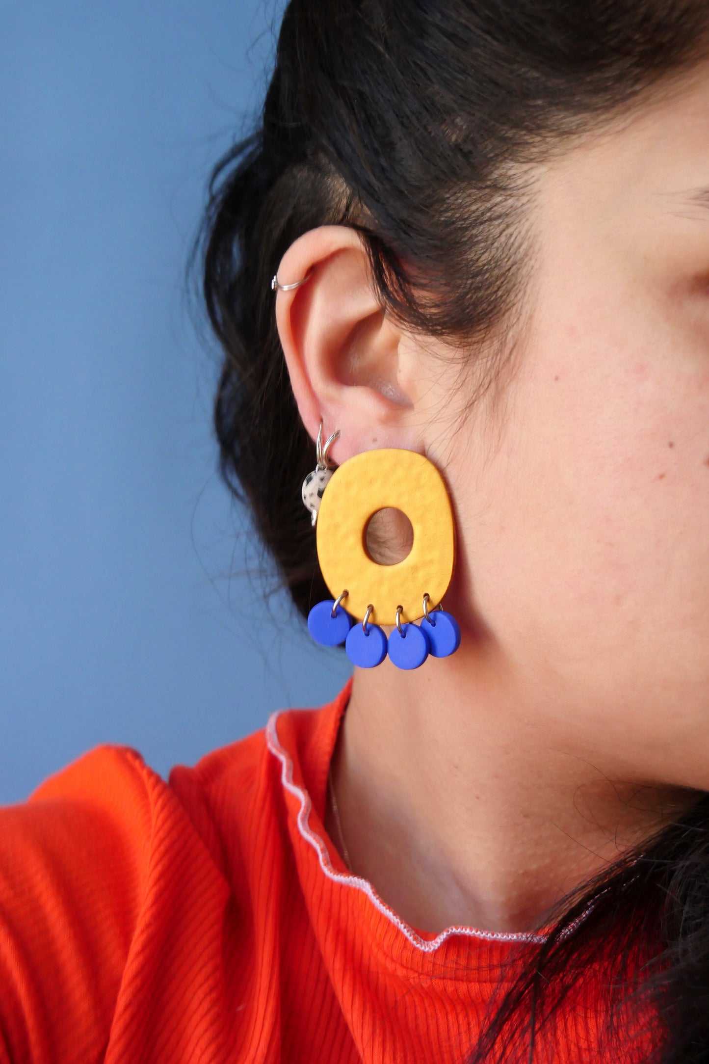 Boucles d'oreilles stud - Rond doré & pastille bleu | Collection Pam