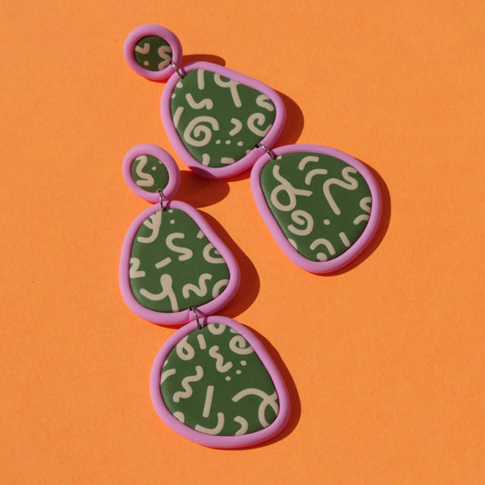 Boucles d'oreilles argile polymère - Doodle vert & rose  | Collection Millie