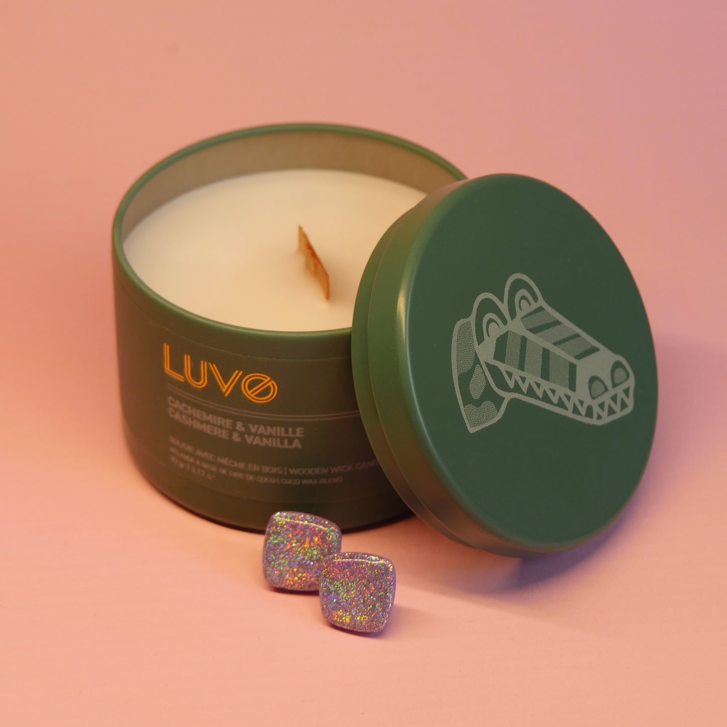 Bougie-bijoux Crocodile agile x LUVO – Cachemire & Vanille