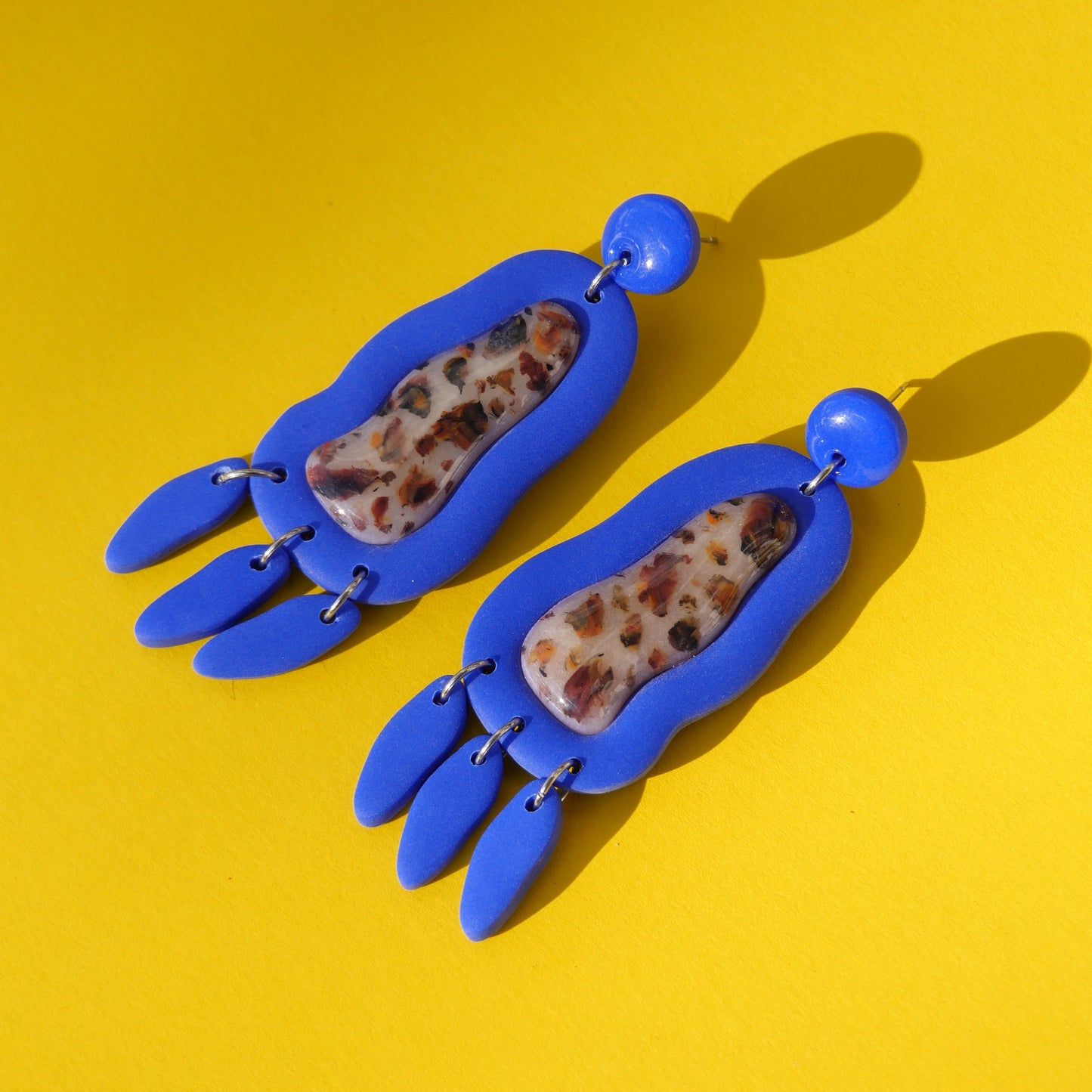 Boucles d'oreilles argile polymère - Léopard rouge / bleu | Collection Ysé