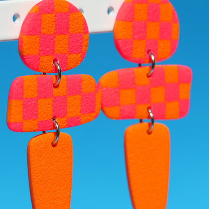 Boucles d'oreilles - Damier orange & rose fluo | Collection Doris