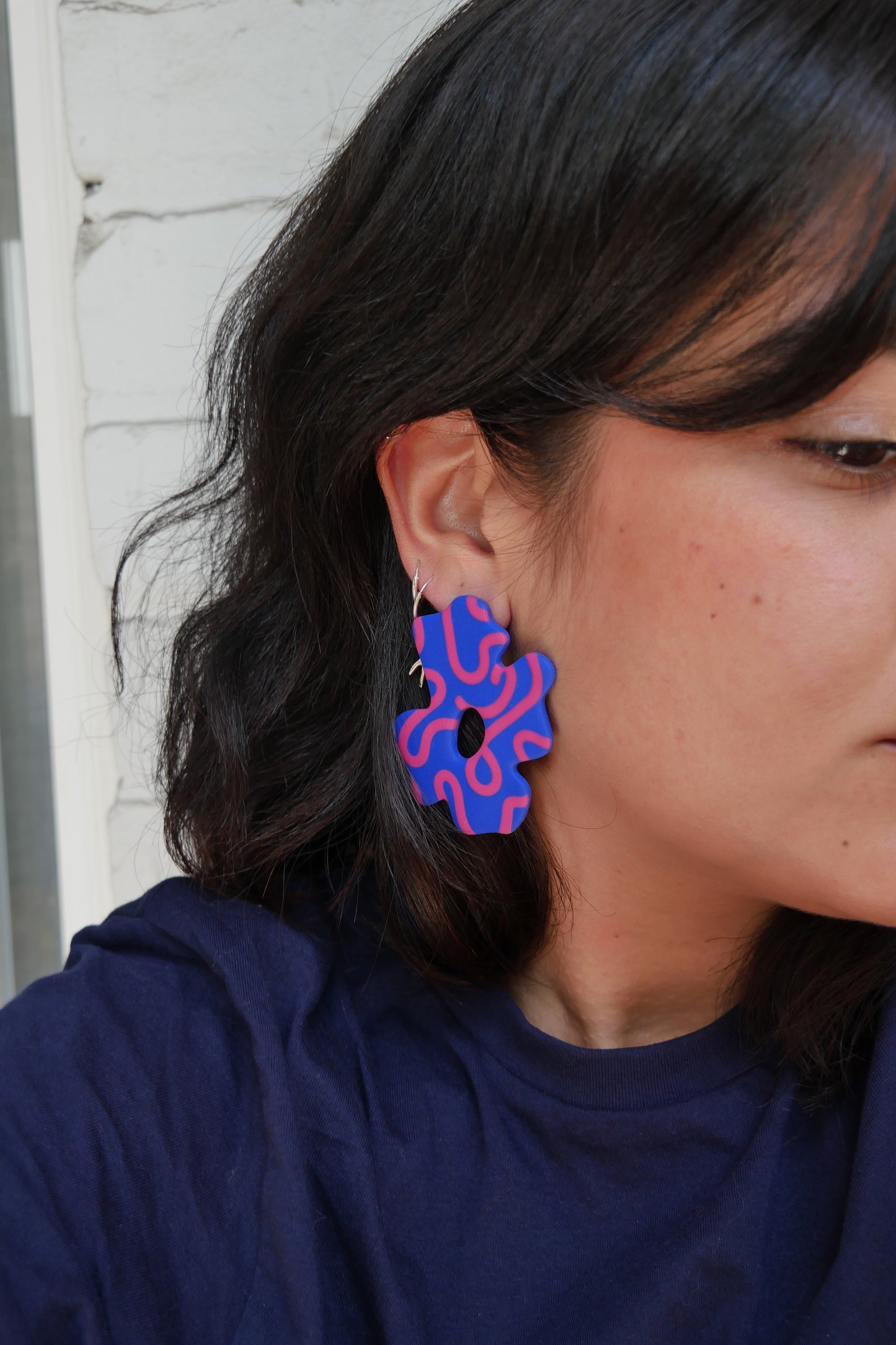 Earrings - Blue stud &amp; pink line | Doris Collection