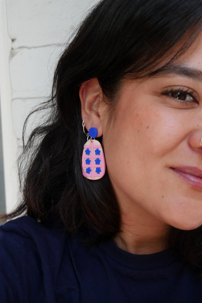 Earrings - Grid &amp; blue flowers | Doris Collection