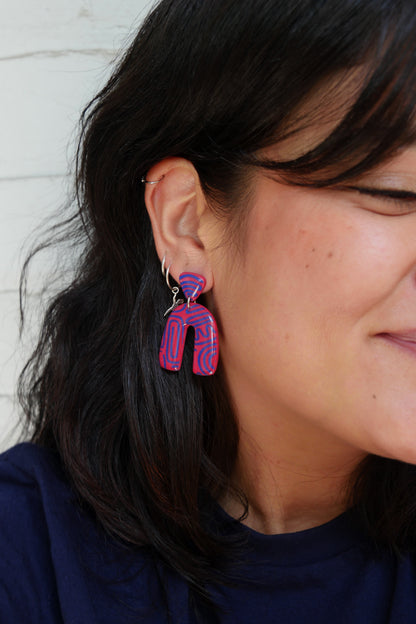 Boucles d'oreilles - Arch rose & ligne abstraite bleu | Collection Doris