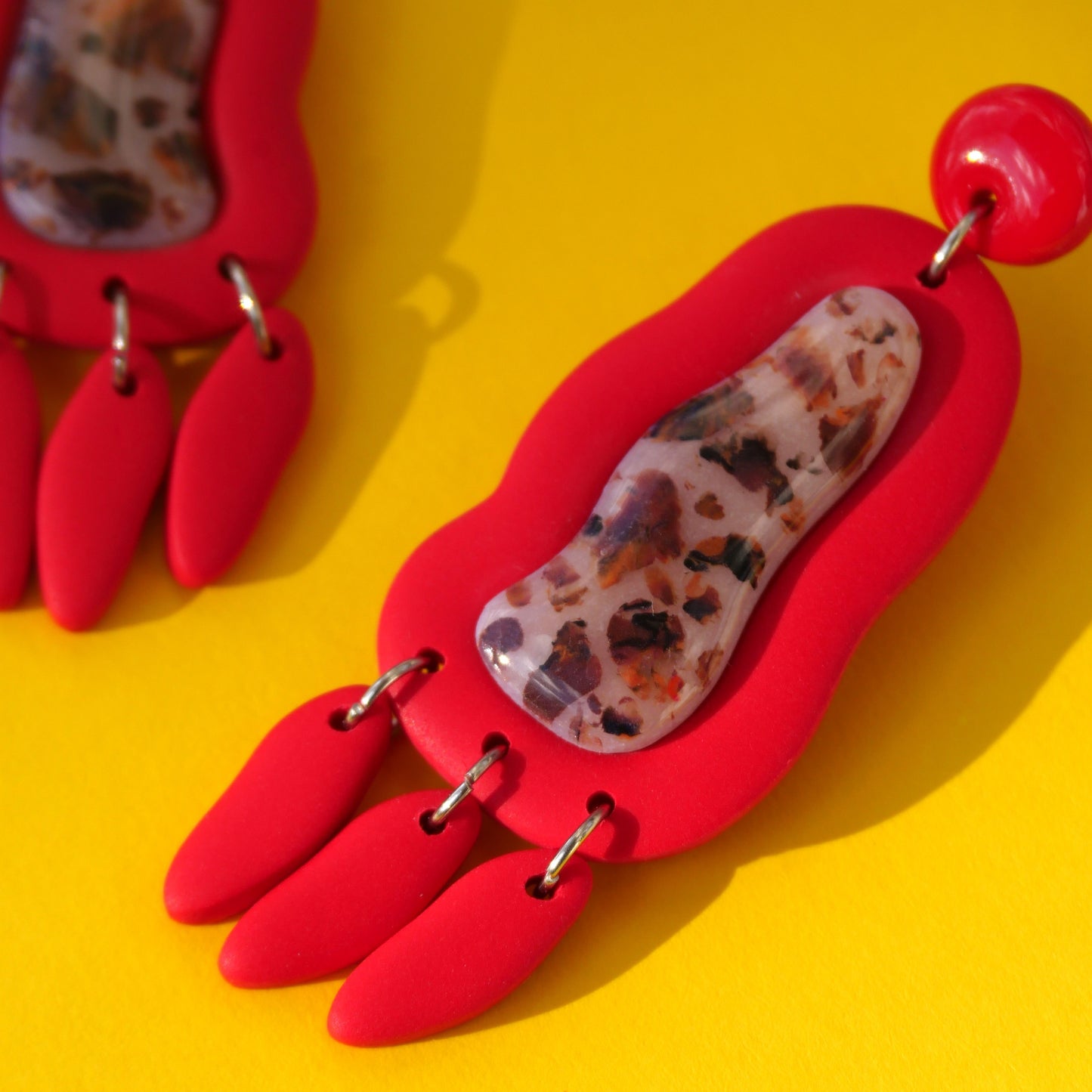 Boucles d'oreilles argile polymère - Léopard rouge / bleu | Collection Ysé