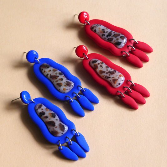 Boucles d'oreilles argile polymère - Léopard rouge / bleu | Collection Ysé