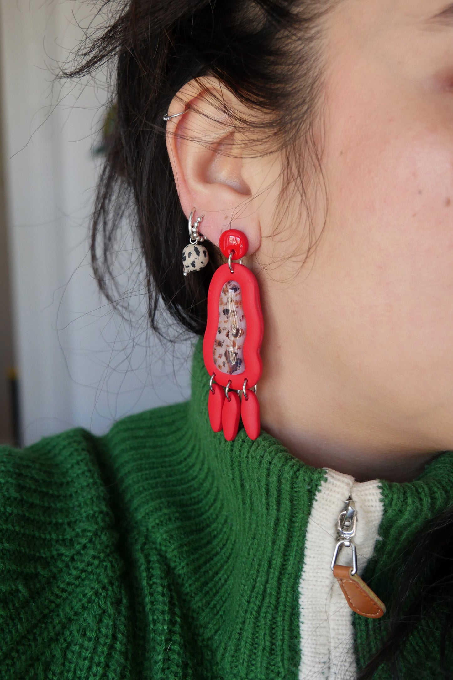Boucles d'oreilles argile polymère - Léopard rouge / bleu | Collection Ysé