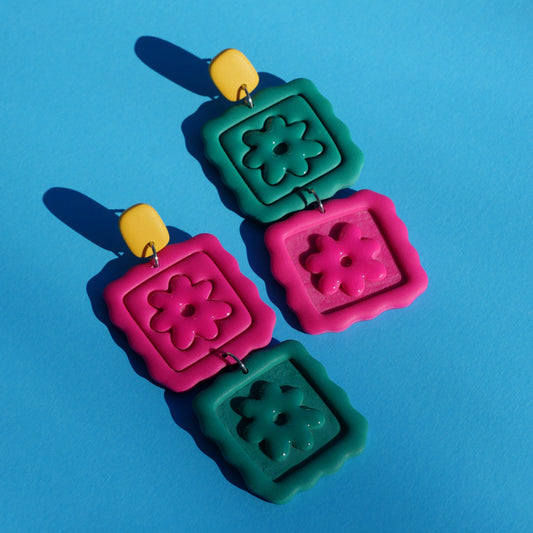 Boucles d'oreilles asymétrique Fleurs vert & fuchia | Collection Huguette