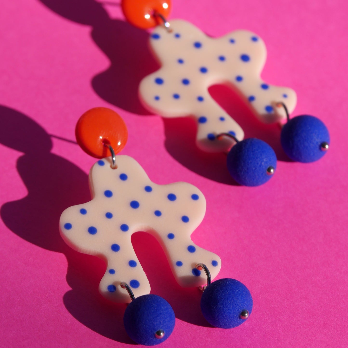 Boucles d'oreilles Arch pois bleu | Collection Huguette