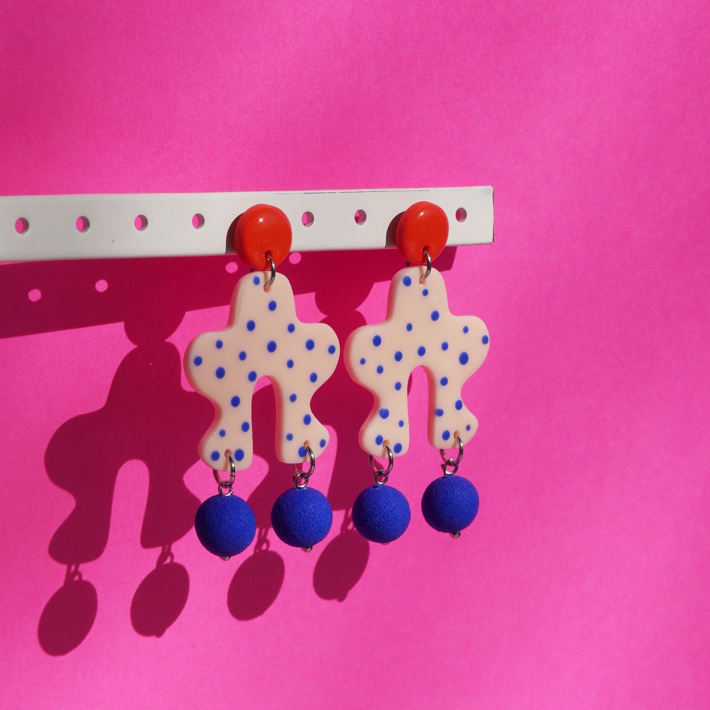 Boucles d'oreilles Arch pois bleu | Collection Huguette